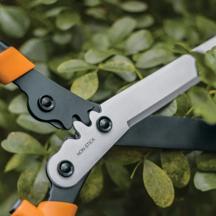 Fiskars PowerGear2 hedge shear blades cutting leafy stems