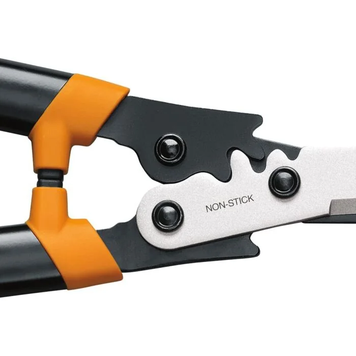Close view of the Fiskars PowerGear2 hedge shear gearing and bumpers