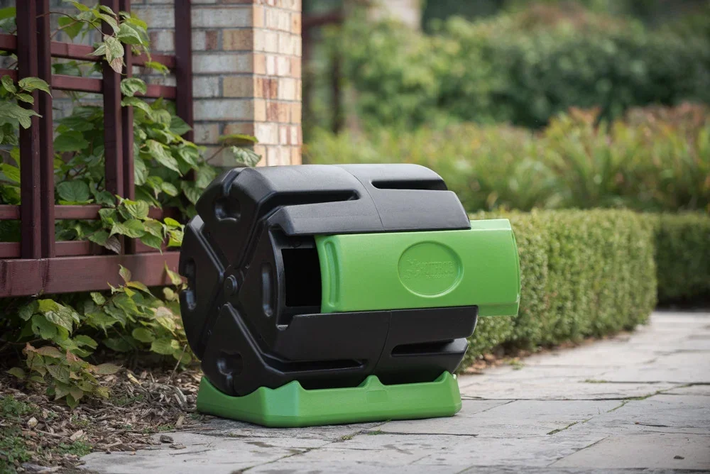 FCMP HOTFROG 37-gallon rolling composter manufacturer product view 5