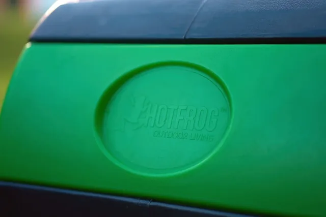 FCMP HOTFROG 37-gallon rolling composter manufacturer product view 4