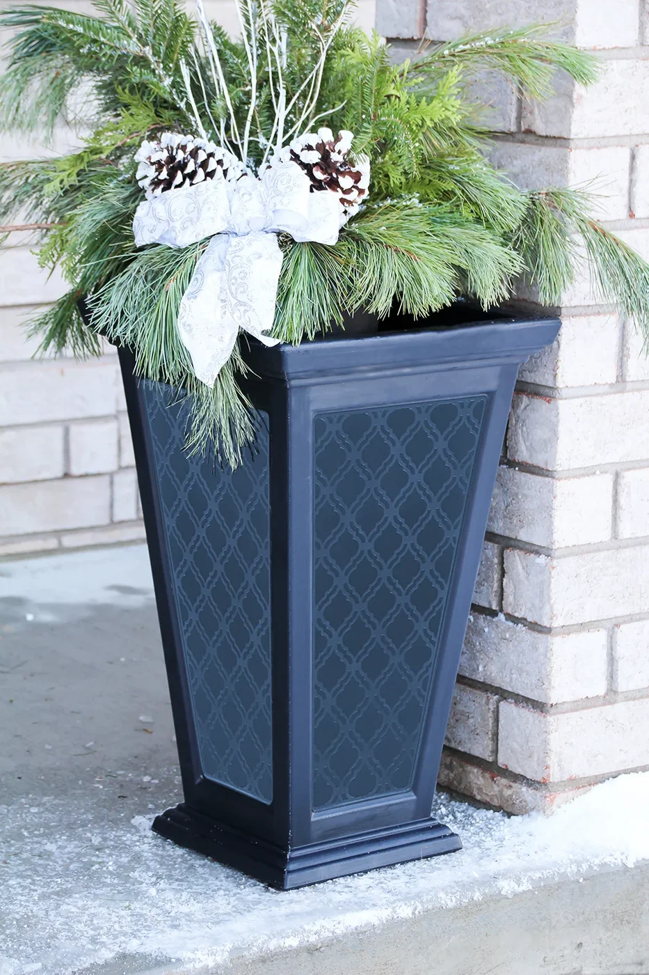 FCMP Casablanca self-watering planters, black two-pack manufacturer product view 5
