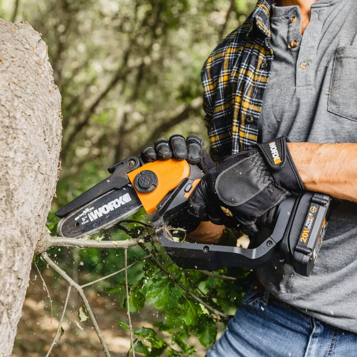 WORX WG324 chainsaw, manufacturer gallery view 4