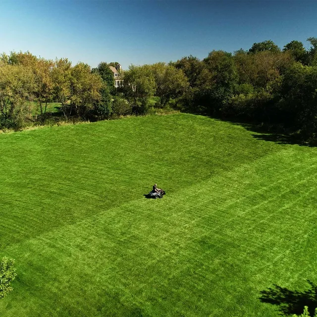 EGO ZT5207L 52-inch battery zero-turn mower, product photograph 7