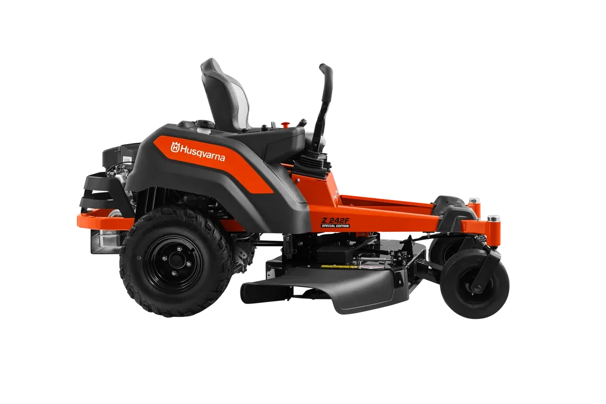 Husqvarna Z242F Special Edition. Side view of a Husqvarna ride-on mower with cutting deck.