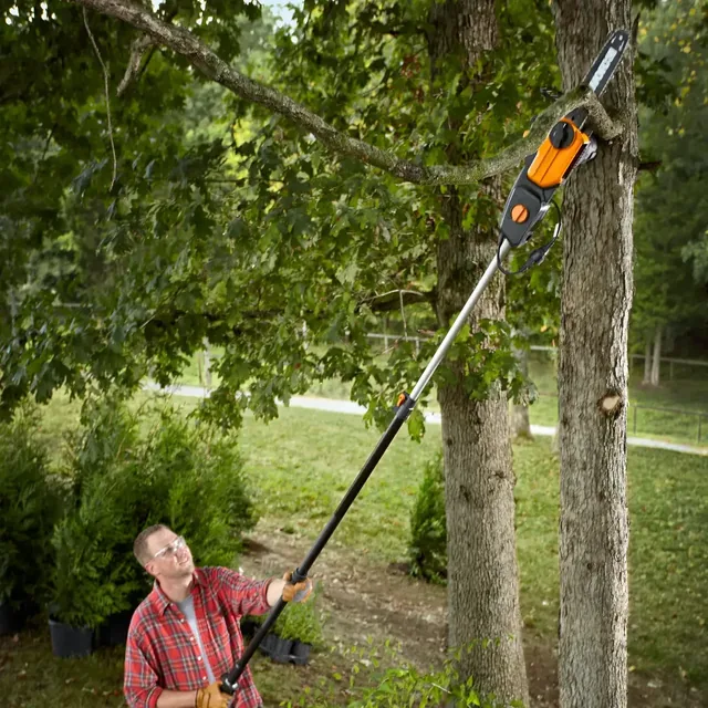 WORX WG311 8-amp 10-inch corded two-in-one pole saw, gallery view 4