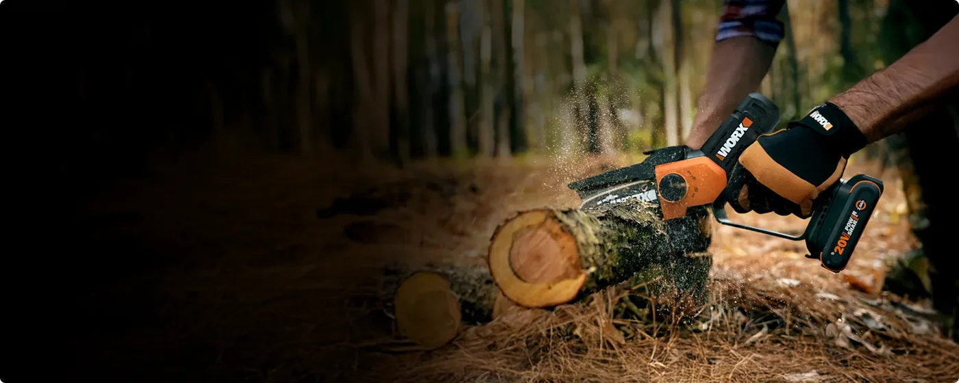 WORX WG326 chainsaw, manufacturer gallery view 1